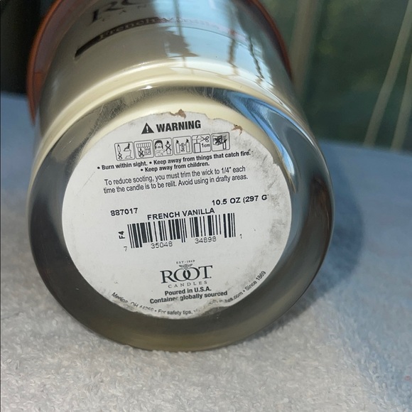 French Vanilla Scented Candle - White and Copper - Picture 3 of 3